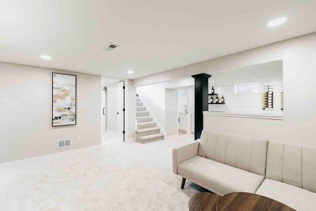 Beautiful Luxury Home Freshly Renovated With Big Yard, Seating & Grill Pad Cottage Grove Luaran gambar
