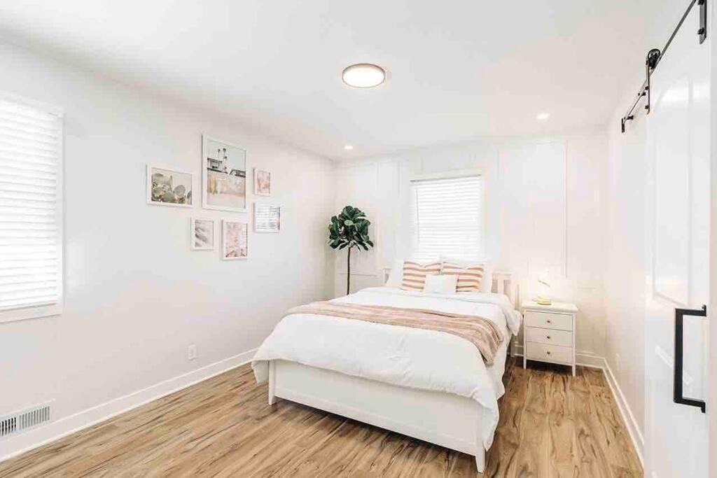 Beautiful Luxury Home Freshly Renovated With Big Yard, Seating & Grill Pad Cottage Grove Luaran gambar