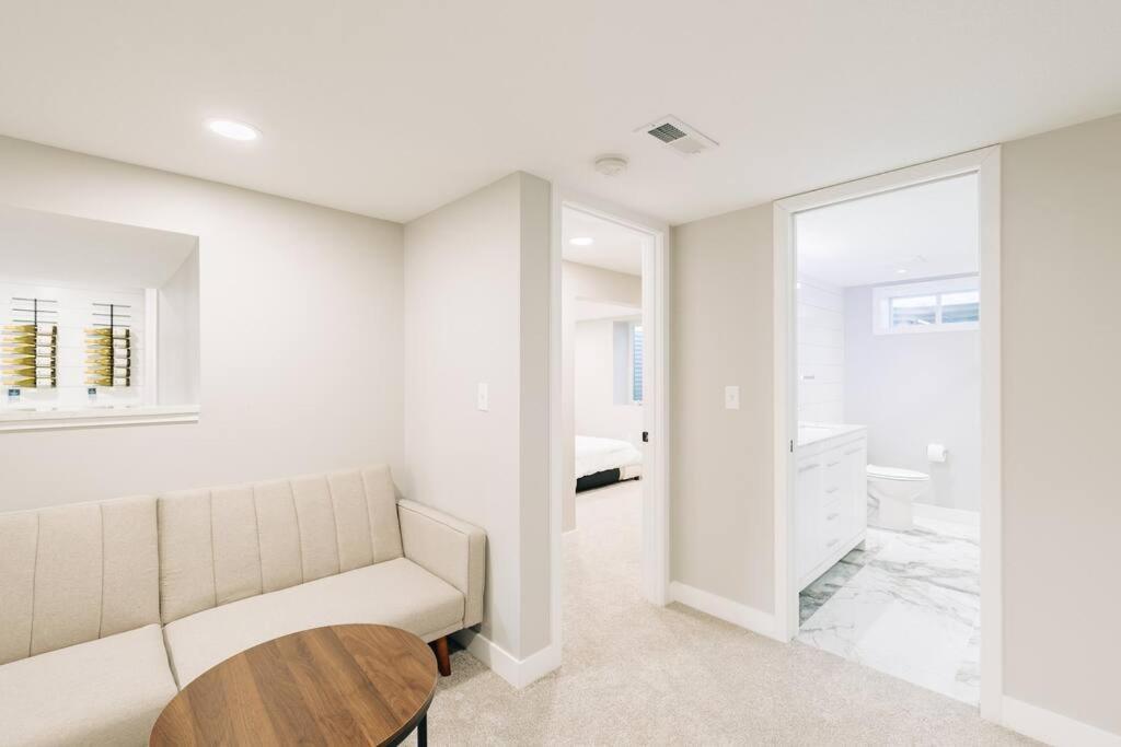 Beautiful Luxury Home Freshly Renovated With Big Yard, Seating & Grill Pad Cottage Grove Luaran gambar